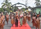Sambutan Tarian Adat Warnai Kedatangan Dandim 1710/Mimika